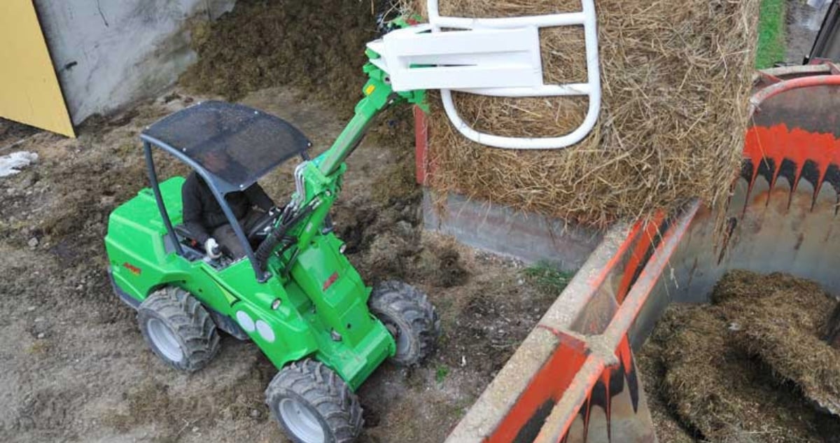 Avant loader telescopic boom