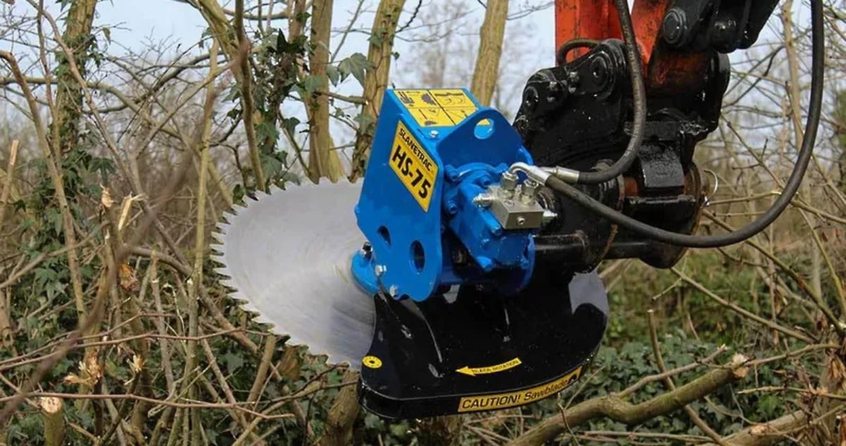 Slanetrac saw head for vegetation control