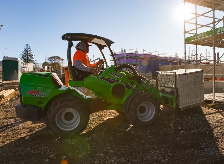 A.J. Tutill & Sons Avant loader
