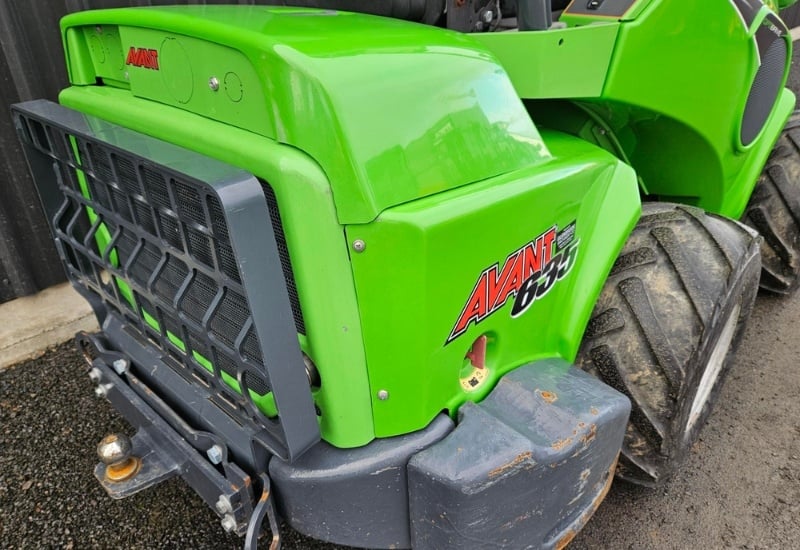 Avant 635 loader