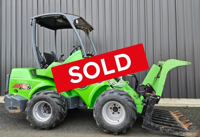 Avant 635 loader