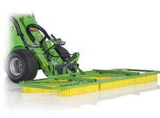 Avant attachment - Artificial turf maintenance brush