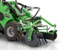 Avant attachment - Edge trimmer with weed brush