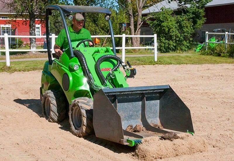 Manure Loader Horse Manure Collector | Loader Attachment | Avant NZ