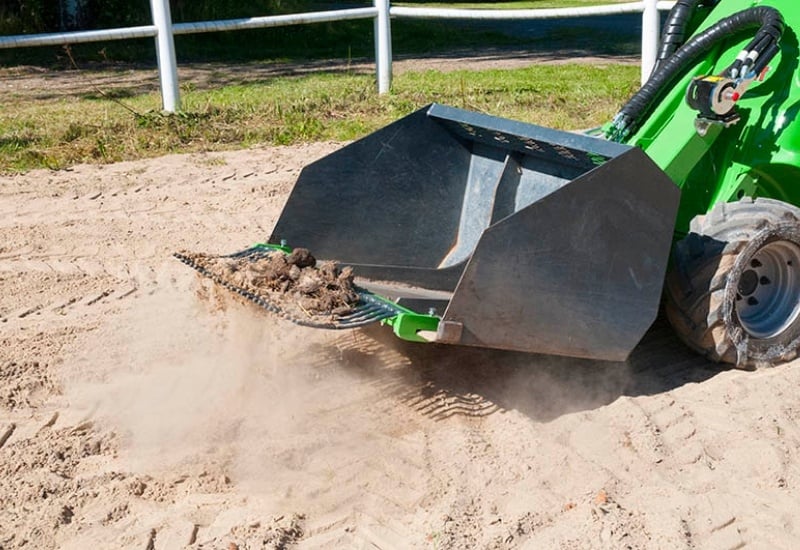 Manure Loader Horse Manure Collector | Loader Attachment | Avant NZ