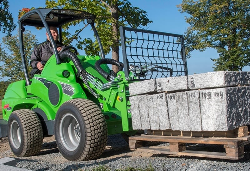 Pallet fork with side shift - 1