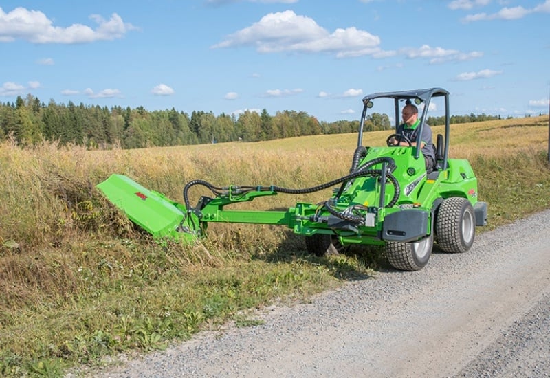 S30 flail mower with hydraulic side arm - 3