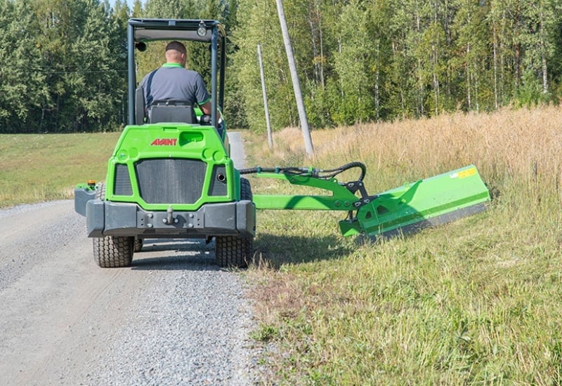 S30 flail mower with hydraulic side arm - 4