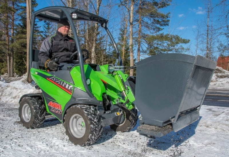 Sand/salt spreader - 1