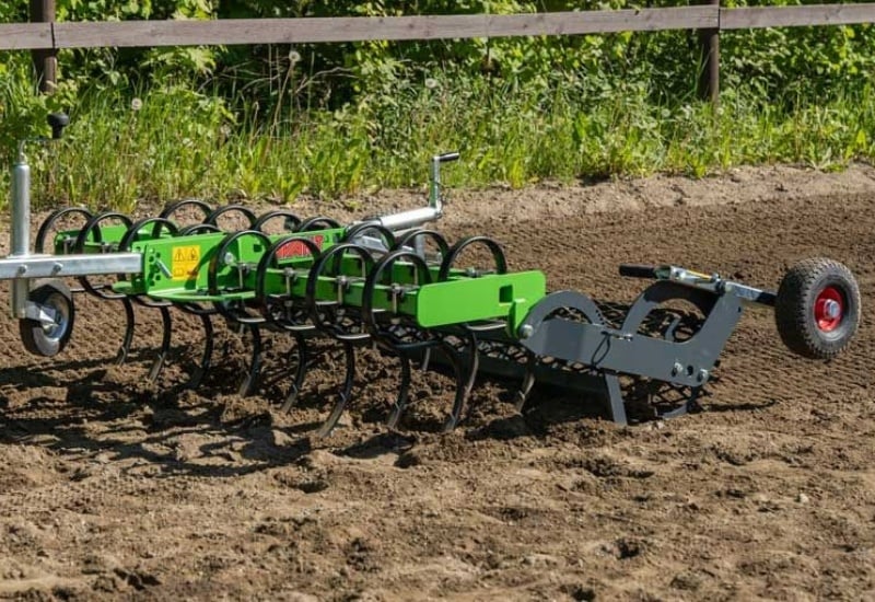 Spring tine cultivator - 1